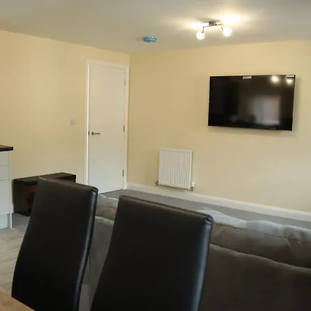 Brand New Luxury 1 & 2 Bed Apartments With Open Plan Kitchens & Diner , Free Wifi & Netflix Included Burton-upon-Trent Extérieur photo