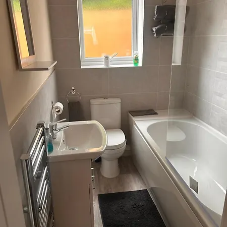Brand New Luxury 1 & 2 Bed Apartments With Open Plan Kitchens & Diner , Free Wifi & Netflix Included Burton-upon-Trent Extérieur photo