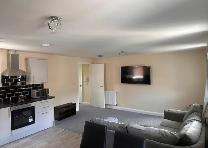 Brand New Luxury 1 & 2 Bed Apartments With Open Plan Kitchens & Diner , Free Wifi & Netflix Included