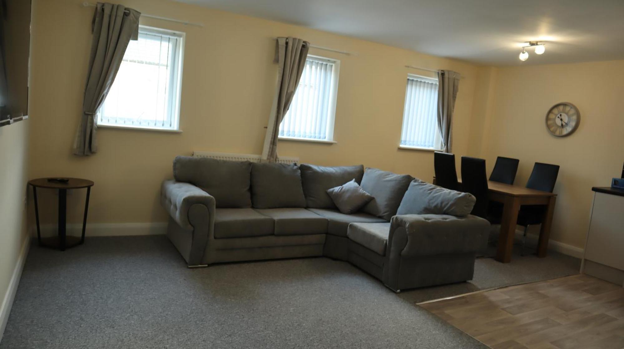 Brand New Luxury 1 & 2 Bed With Open Plan Kitchens & Diner , Free Wifi & Netflix Included Apartment Burton-upon-Trent